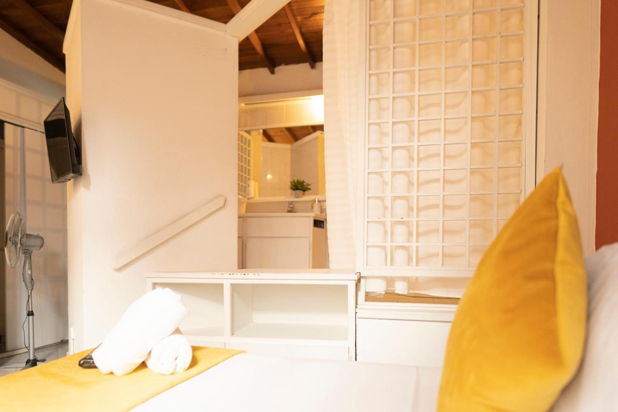 Africa House-Casa Hotel Laureles-La70 Медельин Экстерьер фото