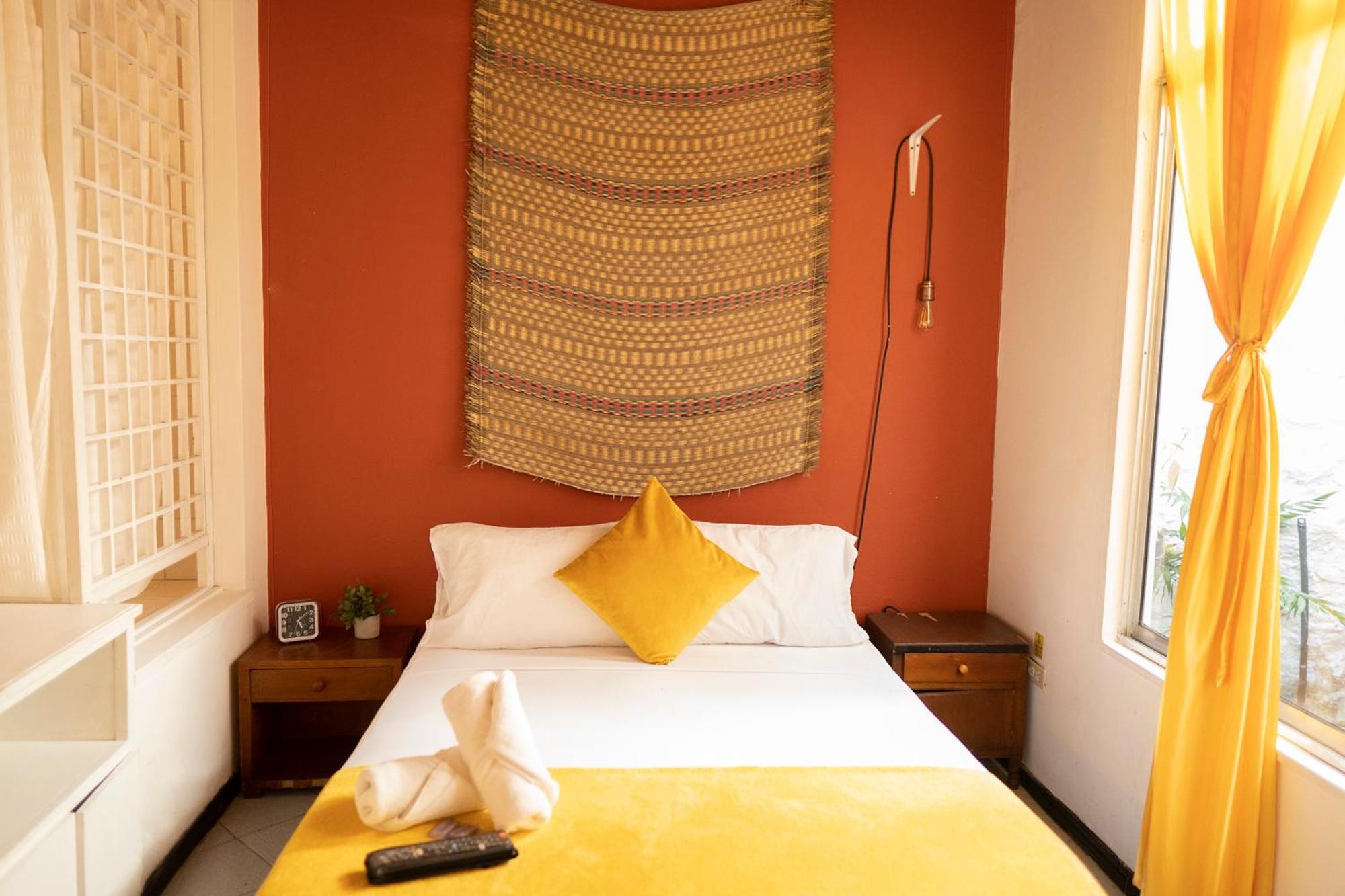 Africa House-Casa Hotel Laureles-La70 Медельин Экстерьер фото
