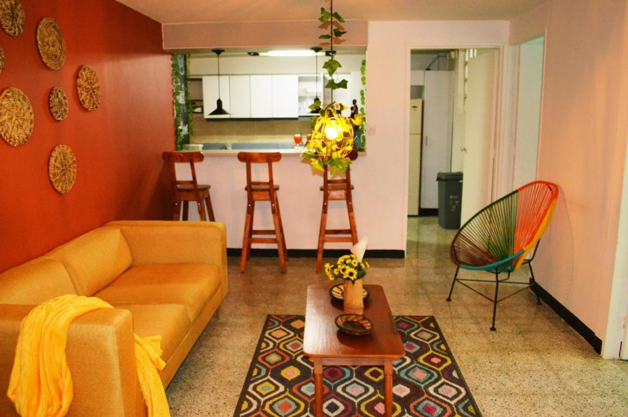 Africa House-Casa Hotel Laureles-La70 Медельин Экстерьер фото