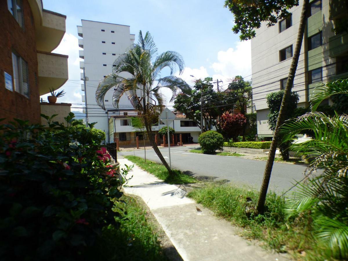 Africa House-Casa Hotel Laureles-La70 Медельин Экстерьер фото